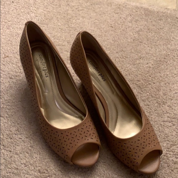 comfort plus by Predictions Shoes - Comfort Plus Predictions Wedges Size 71/2